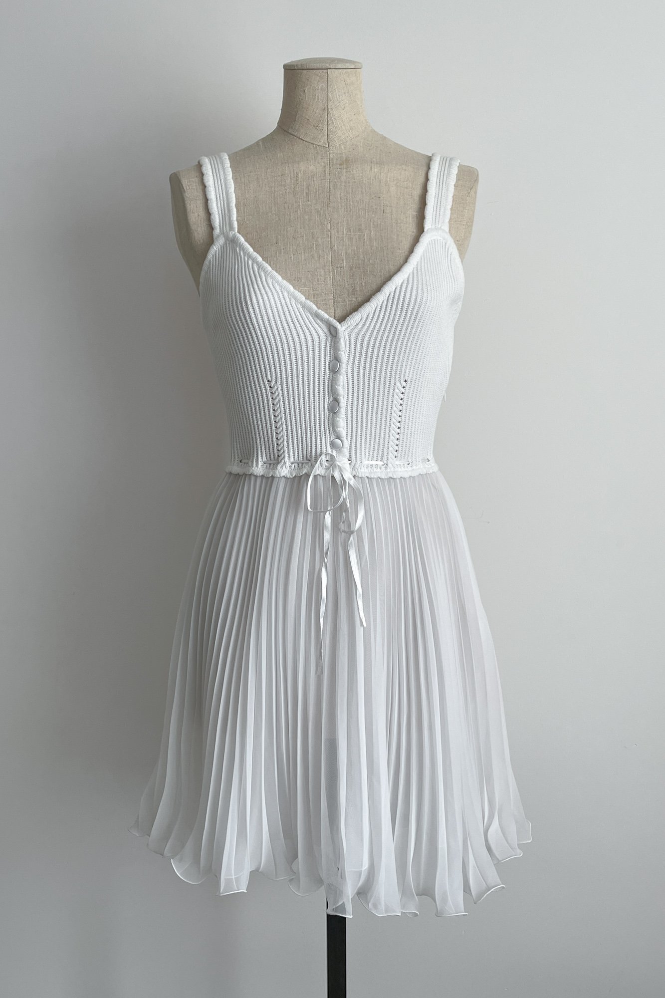 EMERIEU-Blumarine-vintage-1994-spring-summer-white-cotton-pleated-angel-mini-dress-1