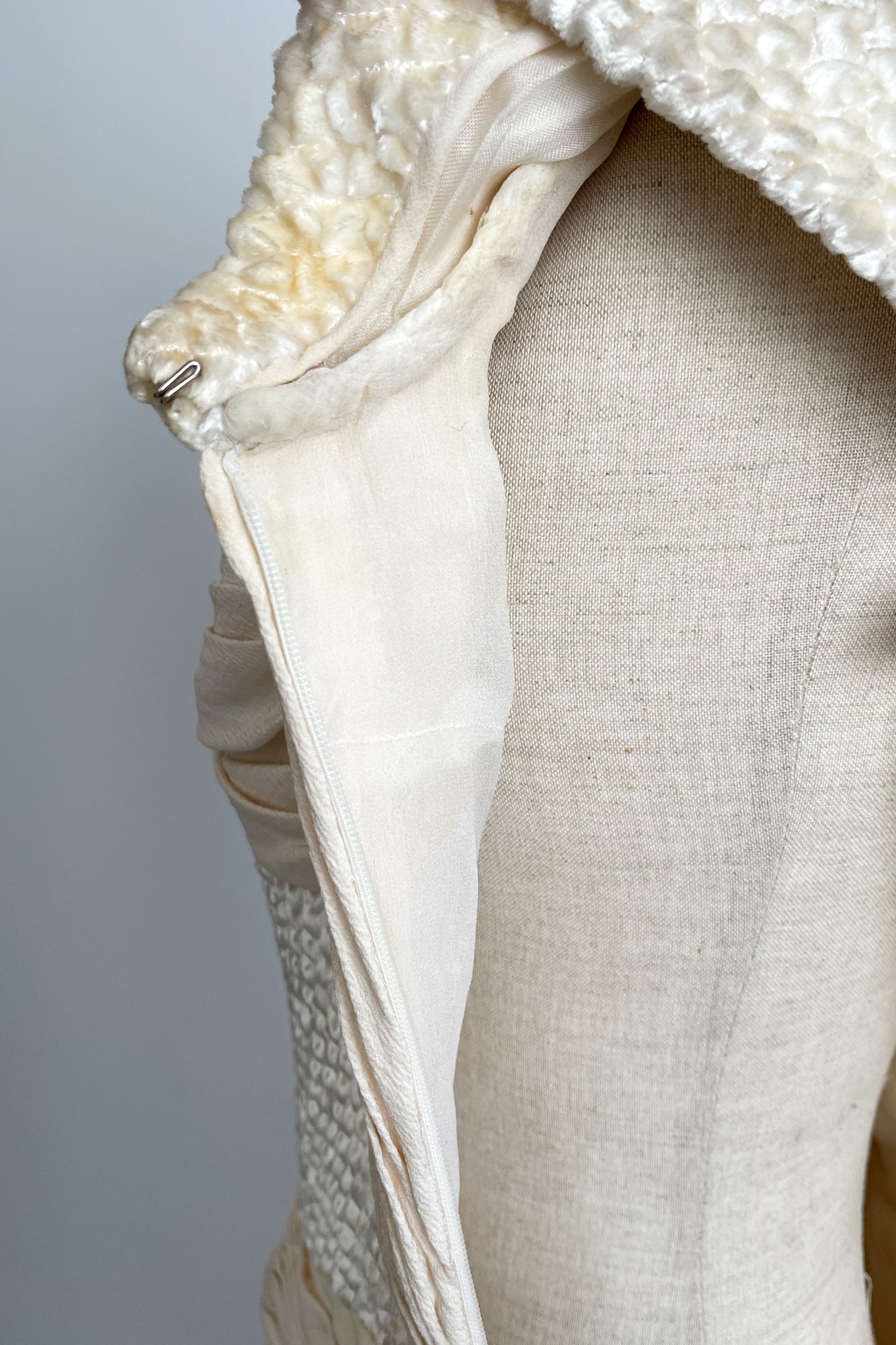 EMERIEU-Valentino-Haute-Couture-spring-summer-1995-ecru-mid-length-dress-11