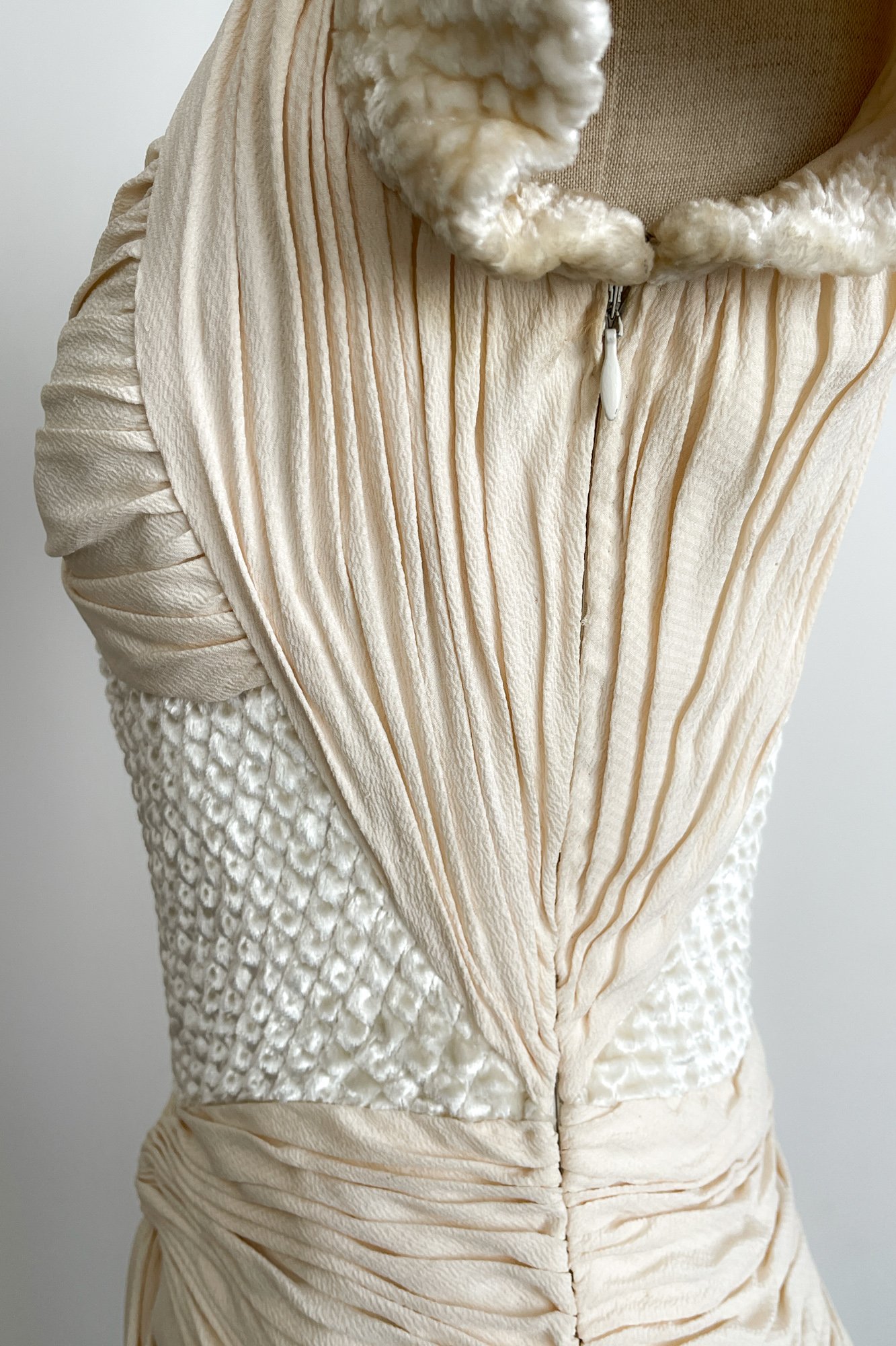 EMERIEU-Valentino-Haute-Couture-spring-summer-1995-ecru-mid-length-dress-7