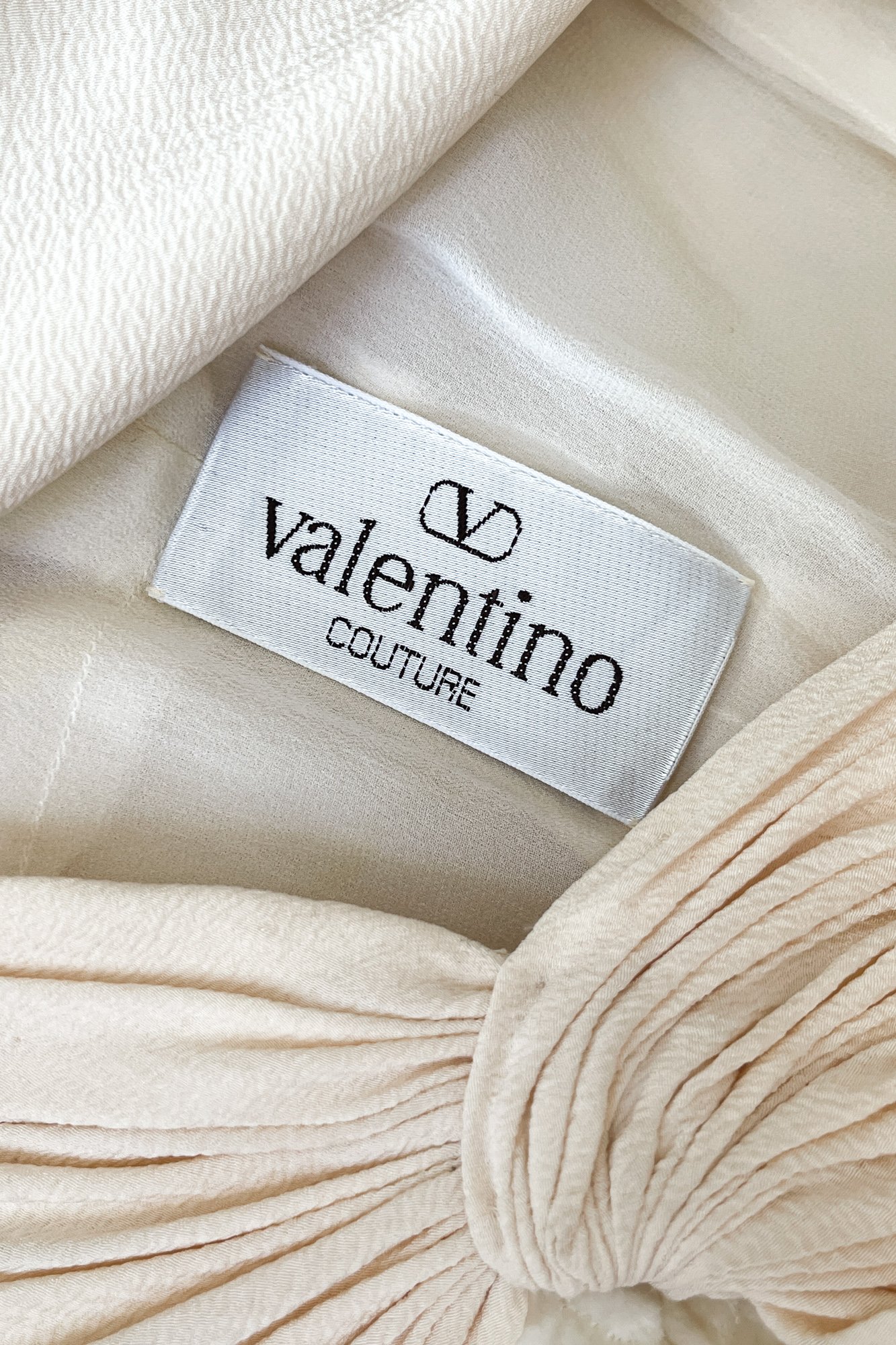 EMERIEU-Valentino-Haute-Couture-spring-summer-1995-ecru-mid-length-dress-label