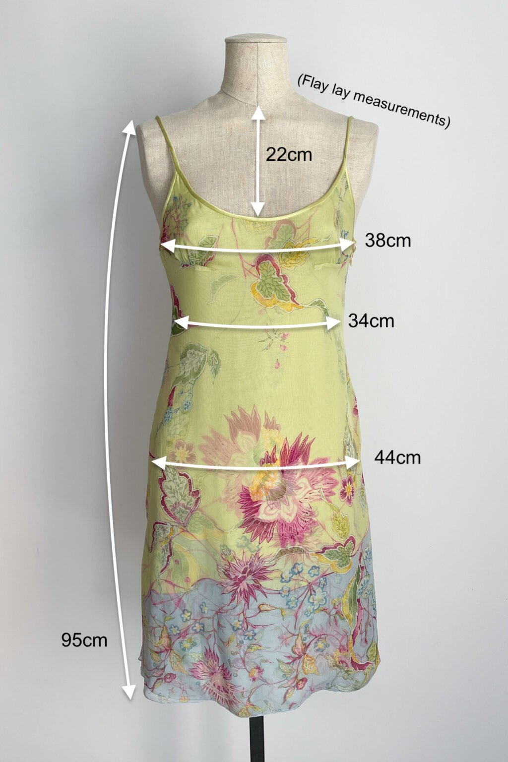 Picture Idea: Valentino 2004 Silk Green Floral Dress S