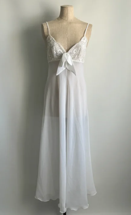 CHRISTIAN DIOR 1980's Romantic White Nightgown (S-M)