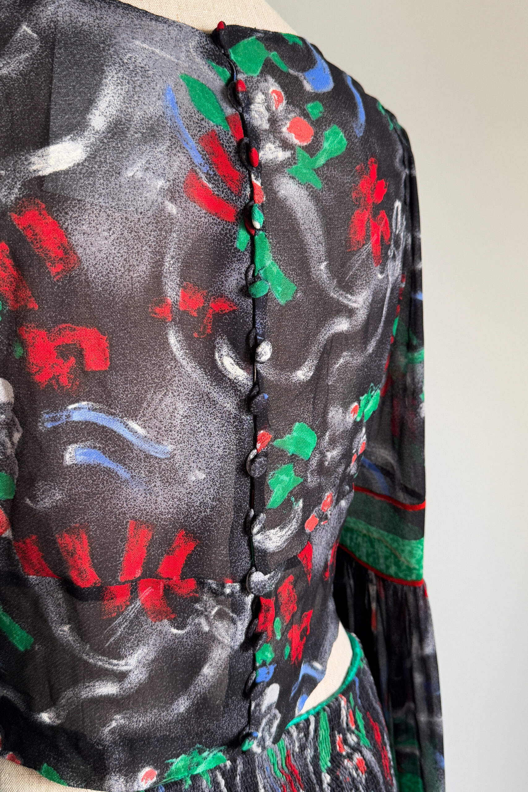 EMERIEU-Chloe-by-Karl-Lagerfeld-FW-1995-vintage-multicolor-printed-floral-sheer-blouse-skirt-set-green-black-red-12