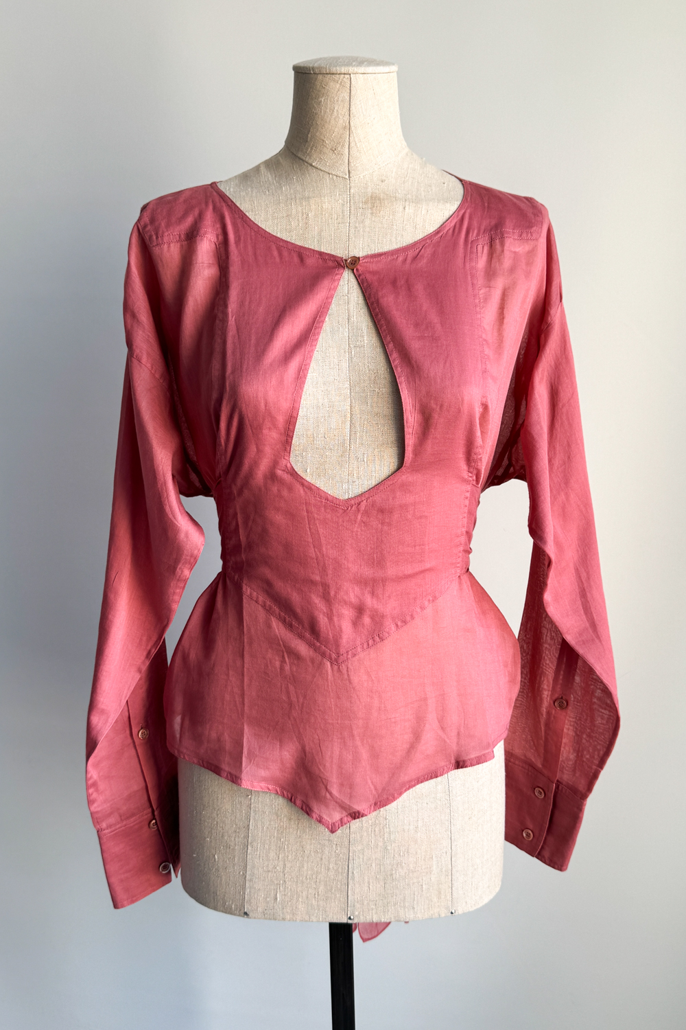 EMERIEU-Gucci-2004-pink-cotton-keyhole-blouse-long-sleeve-shirt-1
