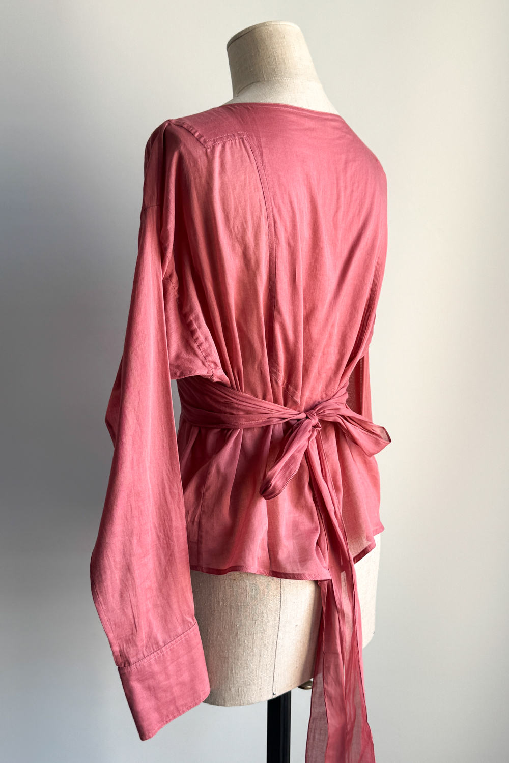EMERIEU-Gucci-2004-pink-cotton-keyhole-blouse-long-sleeve-shirt-3