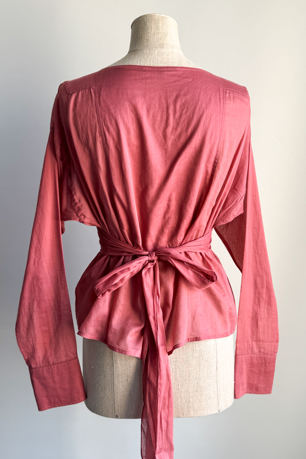 EMERIEU-Gucci-2004-pink-cotton-keyhole-blouse-long-sleeve-shirt-4