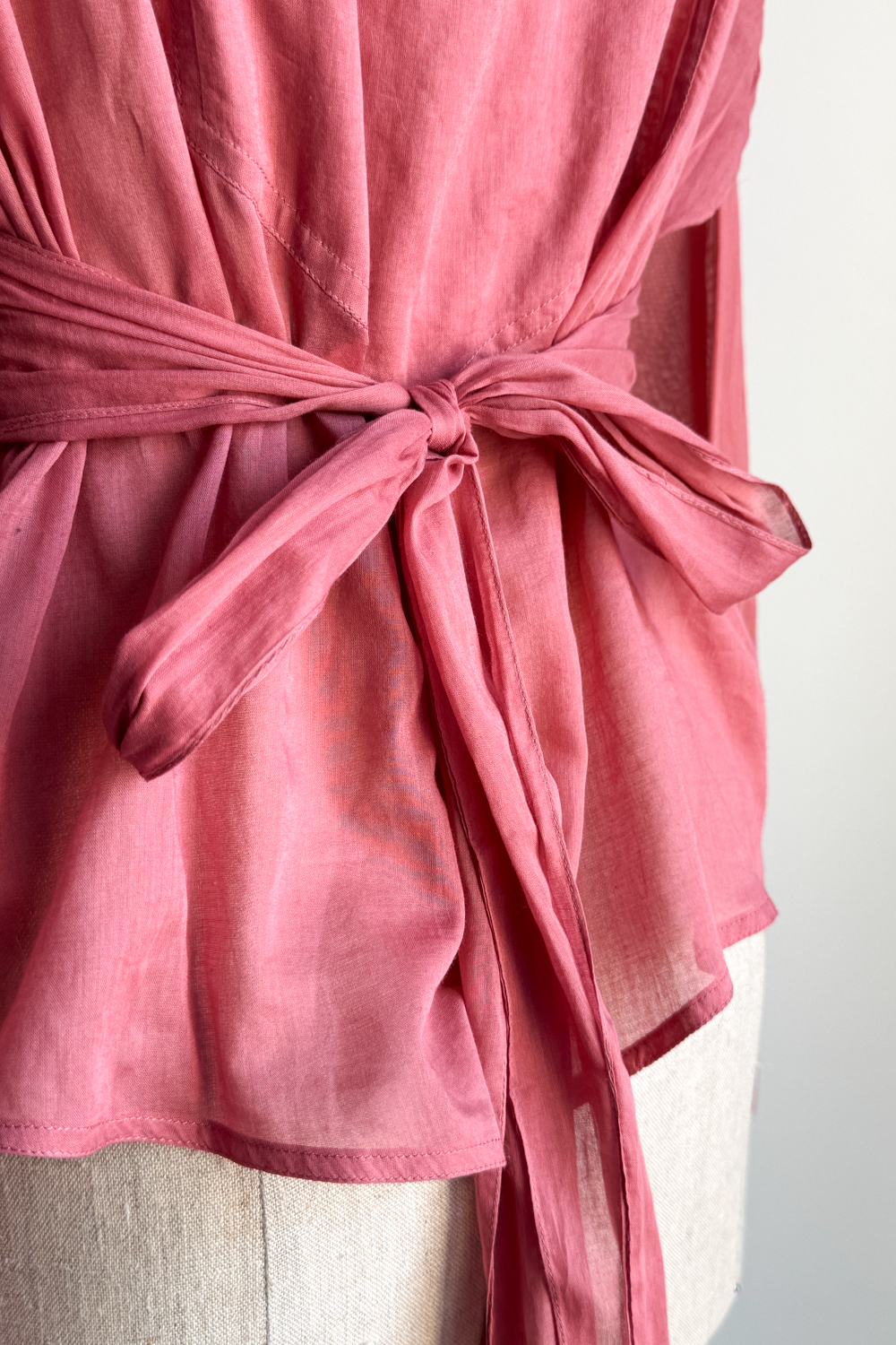 EMERIEU-Gucci-2004-pink-cotton-keyhole-blouse-long-sleeve-shirt-8