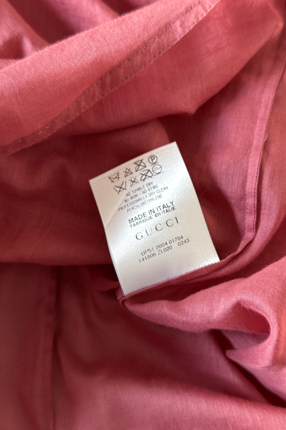 EMERIEU-Gucci-2004-pink-cotton-keyhole-blouse-long-sleeve-shirt-label-2