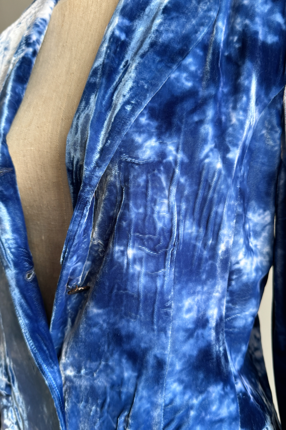 EMERIEU-Todd-Oldham-FW-1994-blue-veltvet-jacket-button-blazer-5