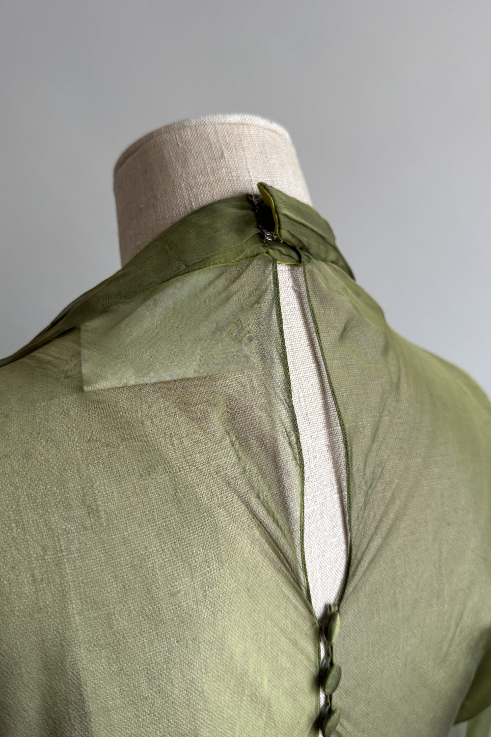 EMERIEU-Chloé-by-Martine-Sitbon-SS-1992-vintage-green-silk-midi-dress-6