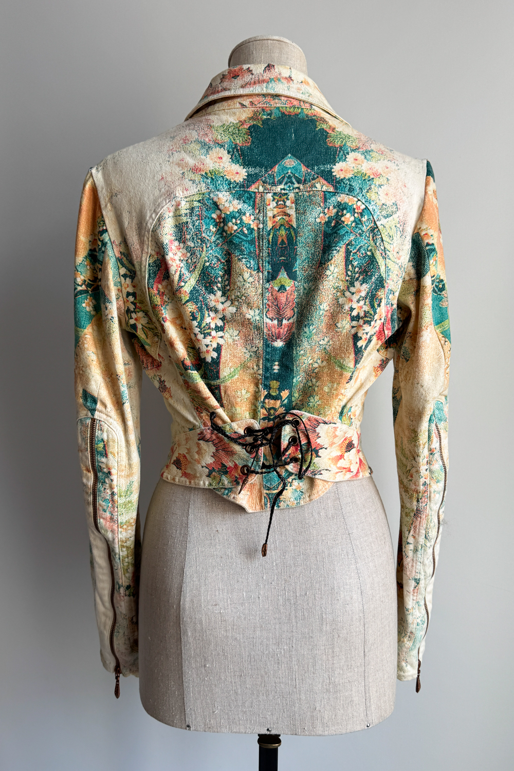 EMERIEU-Roberto-Cavalli-SS-2002-vintage-printed-floral-multicolor-cotton-jacket-4