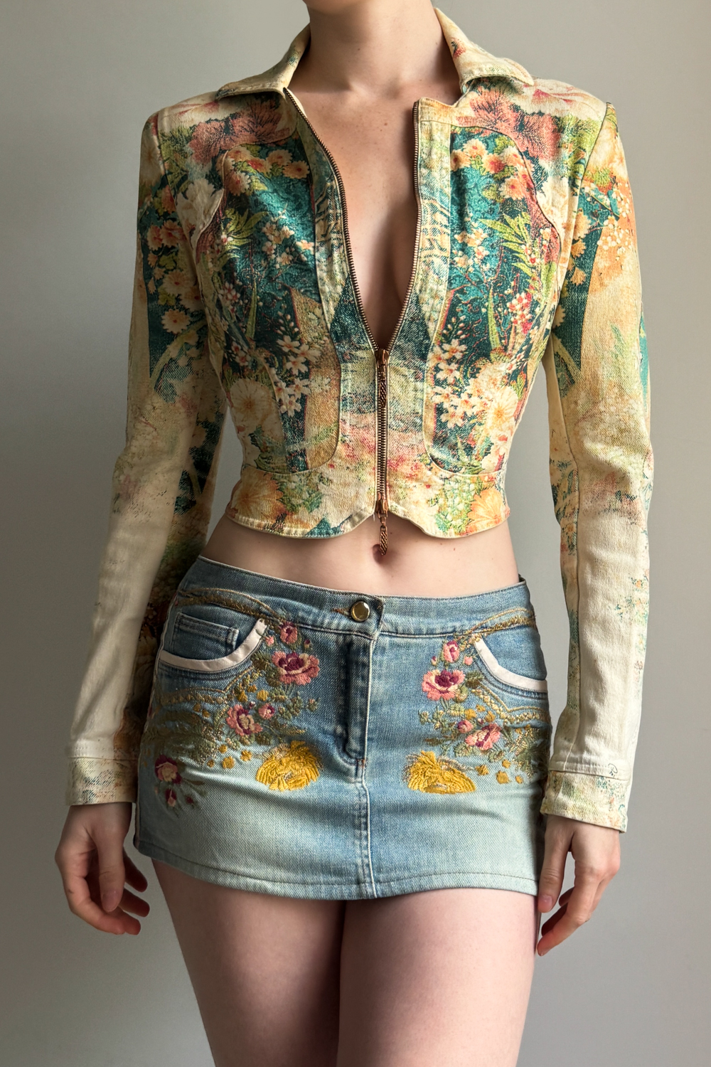 EMERIEU-Roberto-Cavalli-SS-2002-vintage-printed-floral-multicolor-cotton-jacket-model