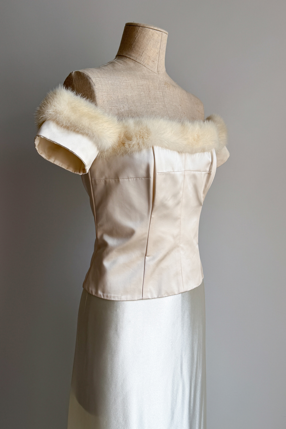 EMERIEU-Anna-Molinari-FW-1995-vintage-white-fur-off-shoulder-corset-skirt-silk-set-6