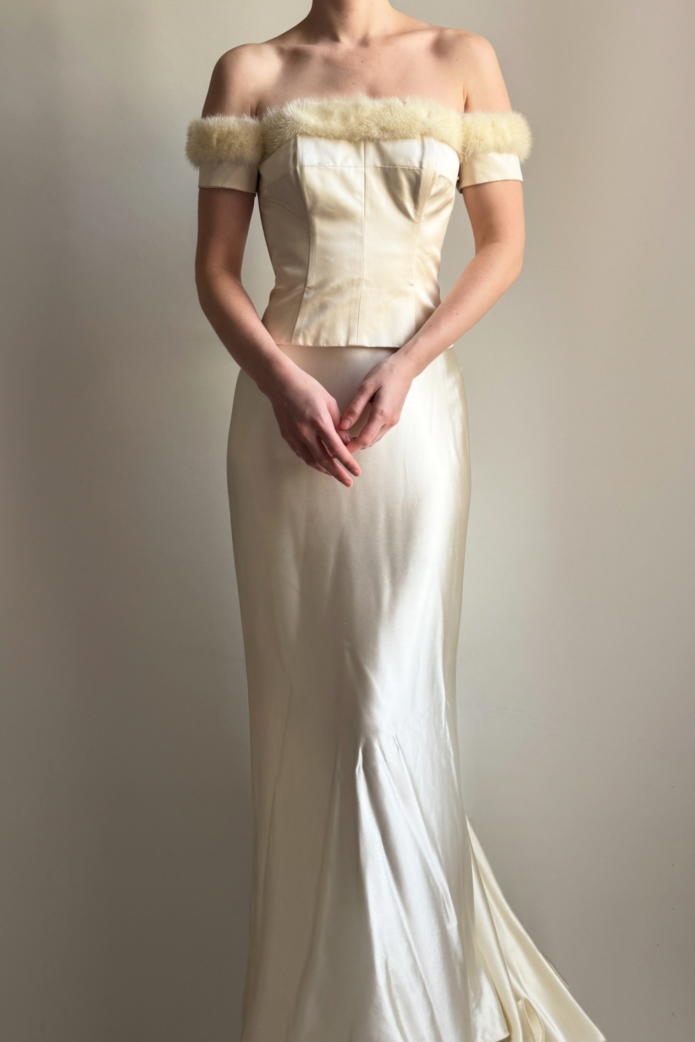 EMERIEU-Anna-Molinari-FW-1995-vintage-white-fur-off-shoulder-corset-skirt-silk-set-model