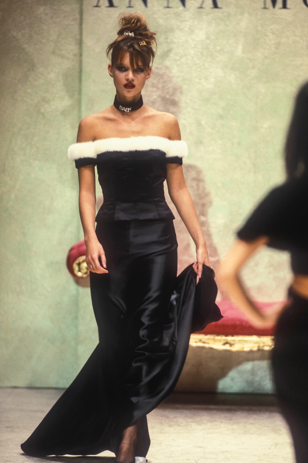 EMERIEU-Anna-Molinari-FW-1995-vintage-white-fur-off-shoulder-corset-skirt-silk-set-runway-3