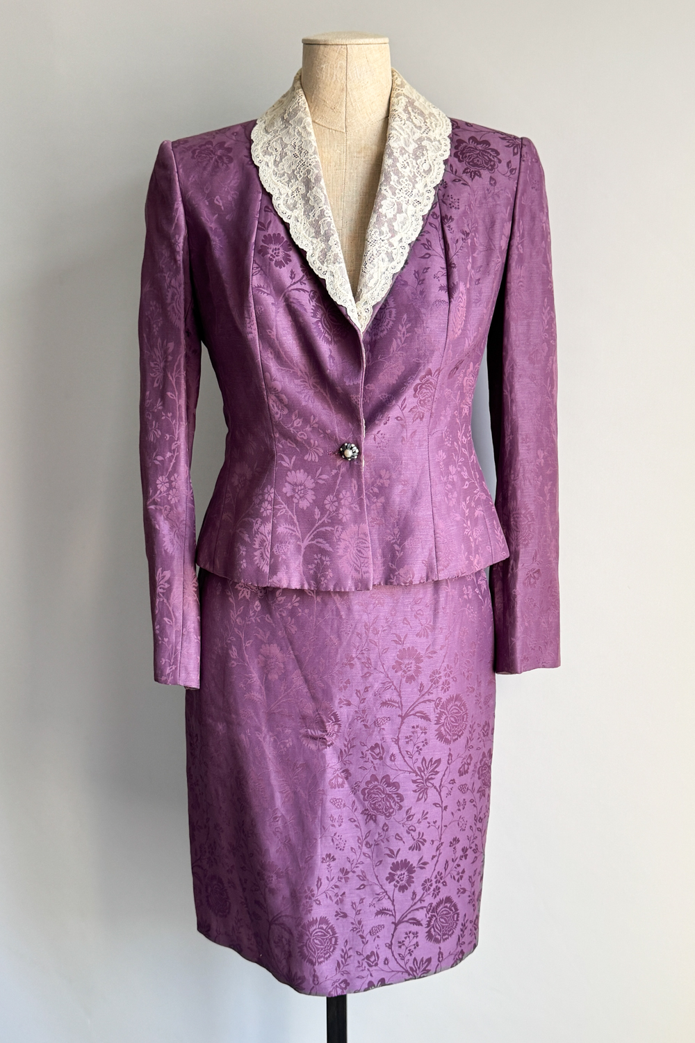 EMERIEU-Christian-Dior-by-John-Galliano-SS-1998-vintage-purple-lilac-floral-lace-jacket-skirt-ensemble-set-1