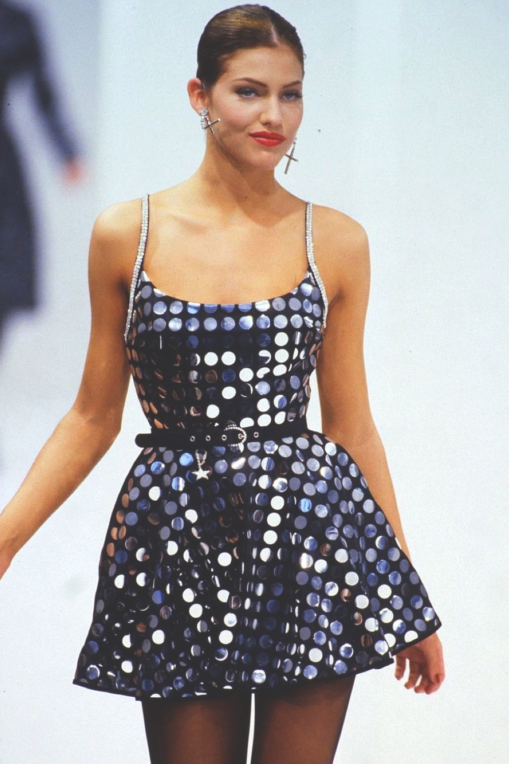 EMERIEU-Dolce-&-Gabbana-SS-1995-vintage-black-reflective-silver-discs-glitter-sequin-mini-flared-skirt-runway