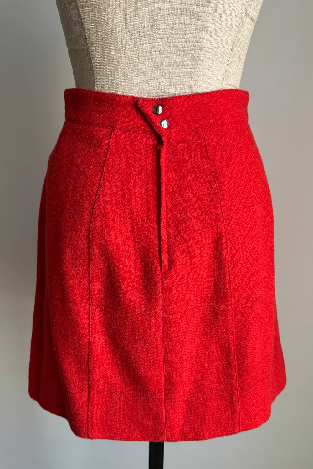 EMERIEU-Mugler-1990s-vintage-red-wool-jacket-mini-skirt-fur-set-10