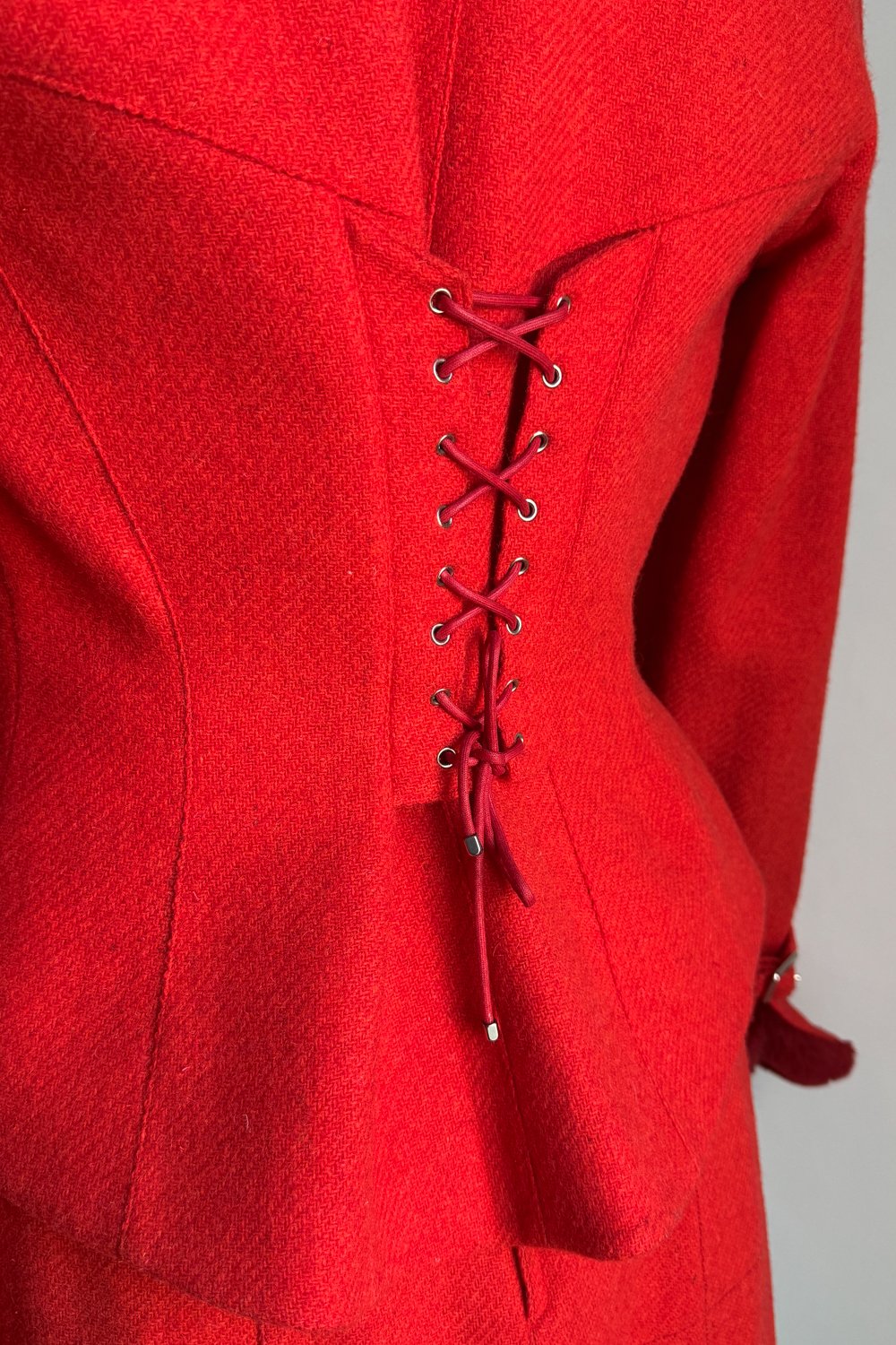 EMERIEU-Mugler-1990s-vintage-red-wool-jacket-mini-skirt-fur-set-8