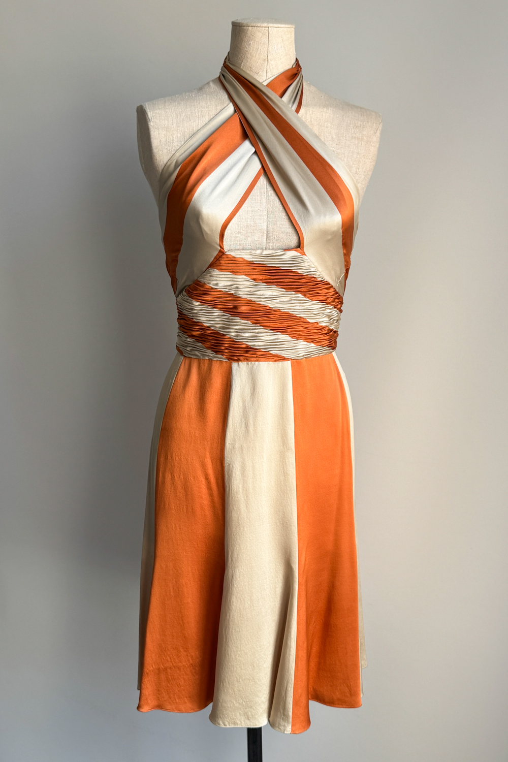 EMERIEU-Valentino-SS-2005-vintage-orange-beige-striped-silk-keyhole-crossed-neckline-midi-pleated-dress-1