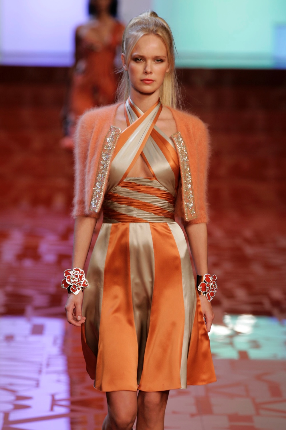 EMERIEU-Valentino-SS-2005-vintage-orange-beige-striped-silk-keyhole-crossed-neckline-midi-pleated-dress-runway