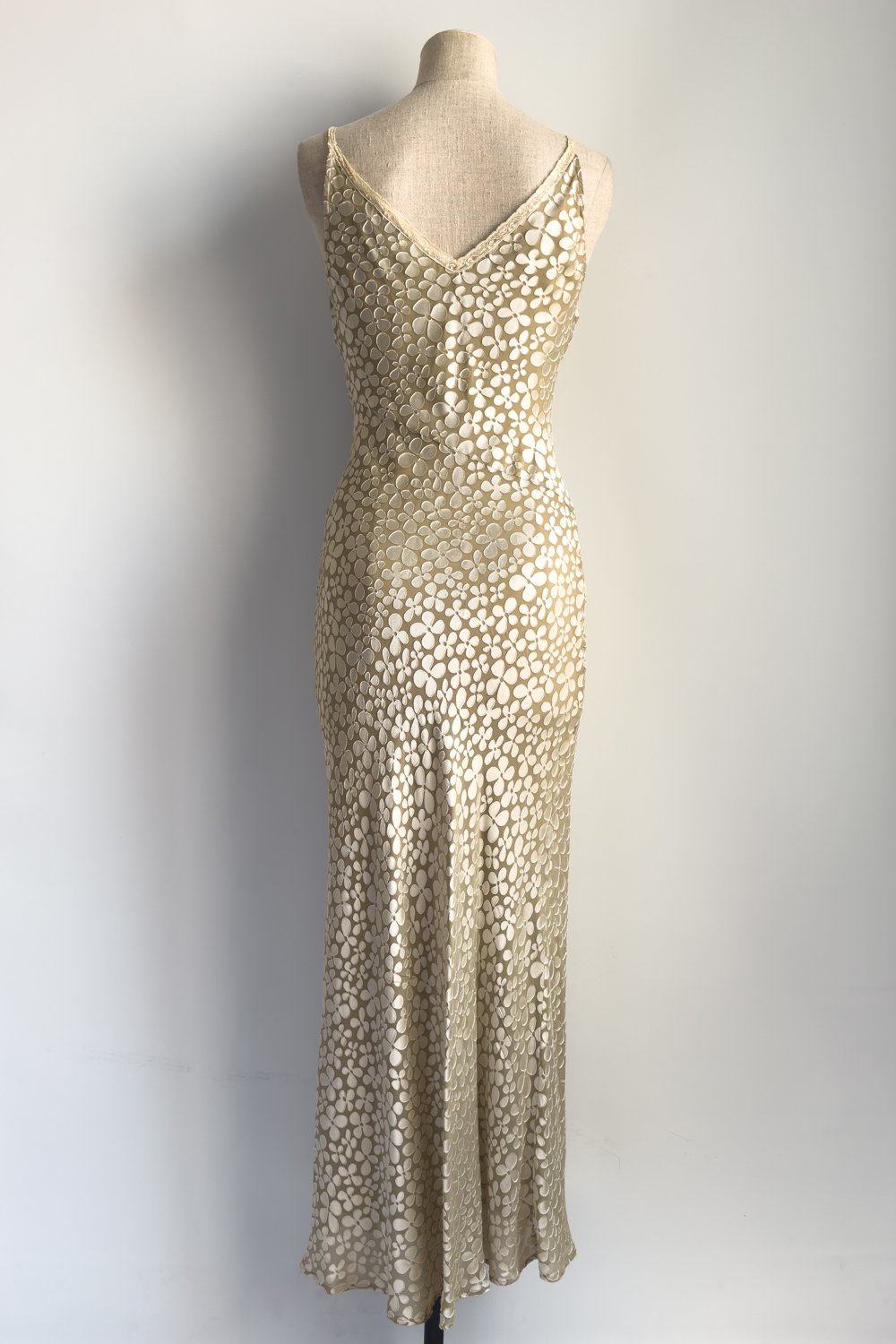 EMERIEU-Lolita-Lempicka-SS-1999-vintage-velvet-cream-gown-4