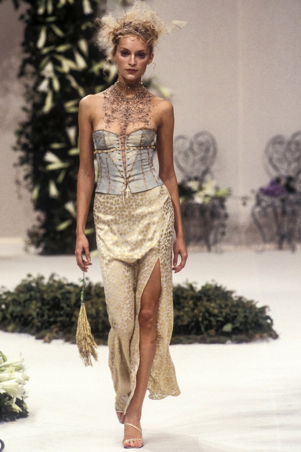 EMERIEU-Lolita-Lempicka-SS-1999-vintage-velvet-cream-gown-runway-1