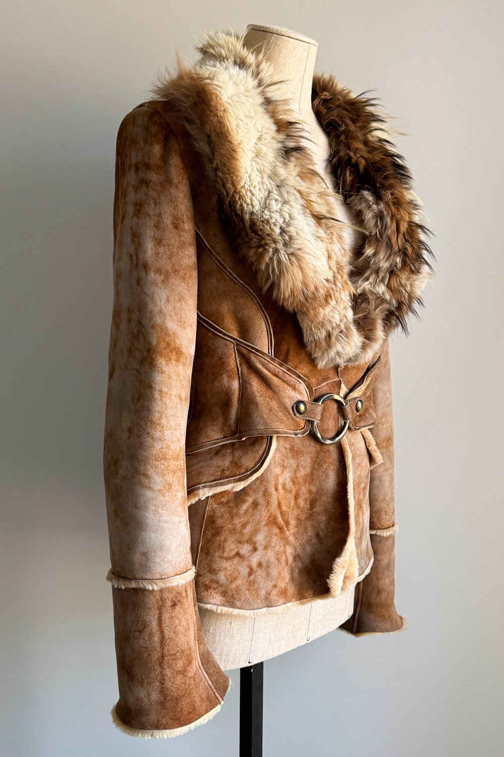 EMERIEU-Roberto-Cavalli-FW-2004-vintage-beige-camel-brown-fox-fur-leather-buckle-jacket-2