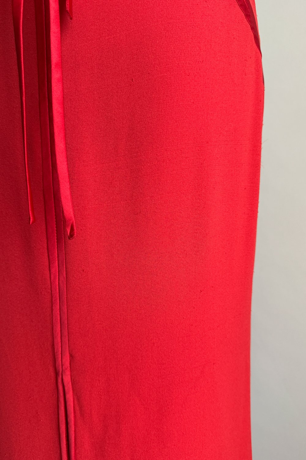 EMERIEU-Valentino-Garavani-2000s-vintage-red-tie-gown-12