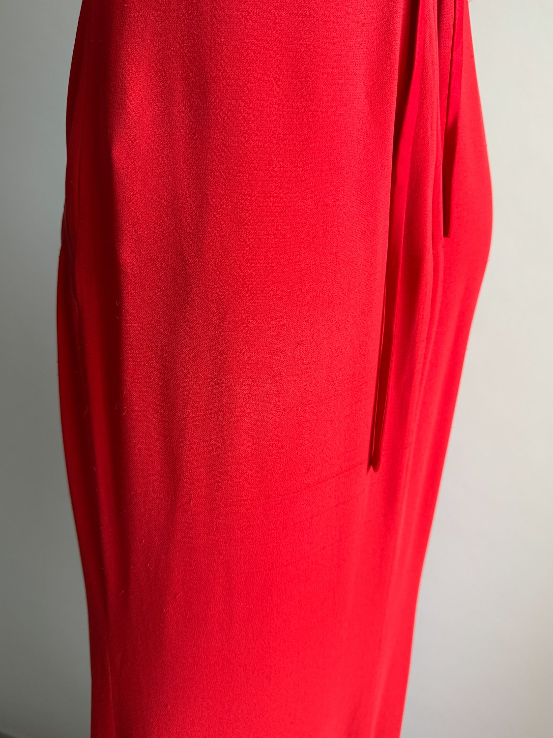 EMERIEU-Valentino-Garavani-2000s-vintage-red-tie-gown-14