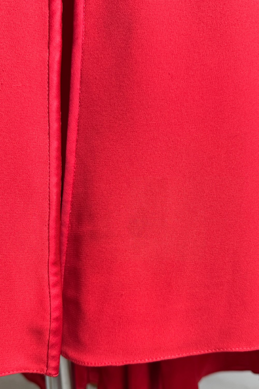 EMERIEU-Valentino-Garavani-2000s-vintage-red-tie-gown-16