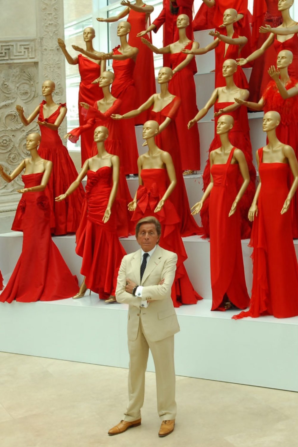 EMERIEU-Valentino-Garavani-2000s-vintage-red-tie-gown-reference