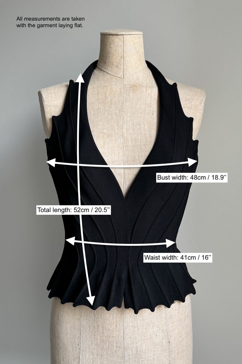 EMERIEU-Thierry-Mugler-Couture-2000-vintage-black-sculptural-wook-spike-black-halter-corset-1 copie