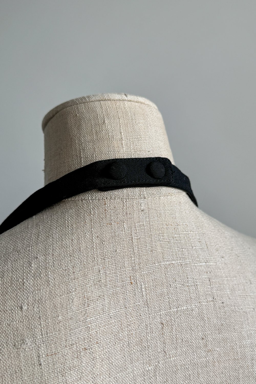 EMERIEU-Thierry-Mugler-Couture-2000-vintage-black-sculptural-wook-spike-black-halter-corset-6