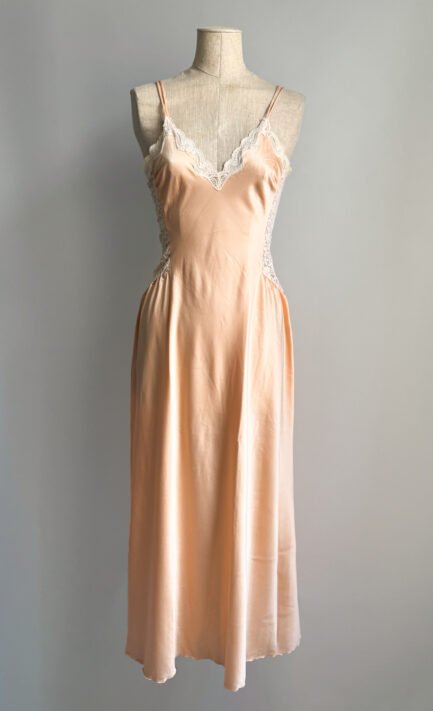 CHRISTIAN DIOR 1980s Peach Satin & Lace Nightgown (M)
