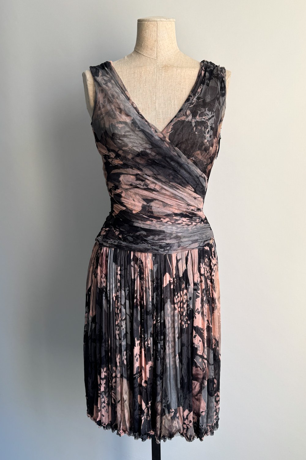 EMERIEU-D&G-Dolce-&-Gabbana-2000s-black-and-blush-watercolour-floral-print-pleated-mesh-midi-dress-1