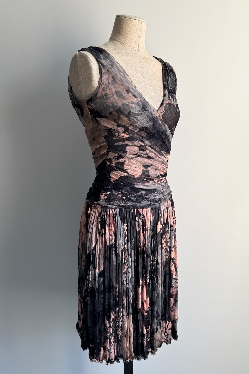 EMERIEU-D&G-Dolce-&-Gabbana-2000s-black-and-blush-watercolour-floral-print-pleated-mesh-midi-dress-2