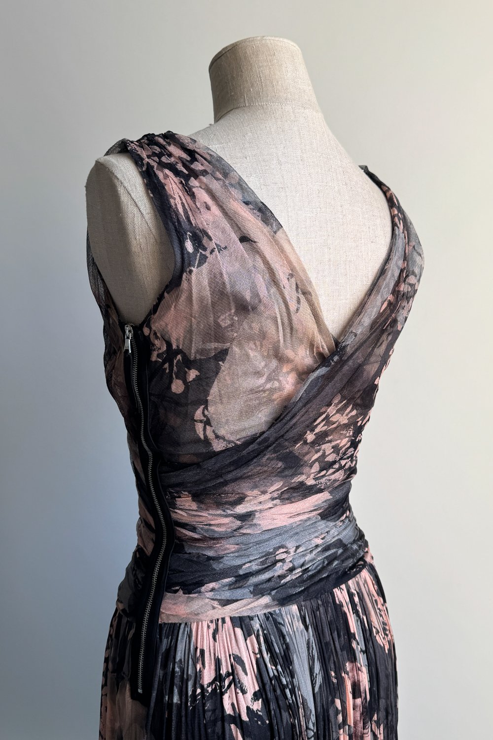 EMERIEU-D&G-Dolce-&-Gabbana-2000s-black-and-blush-watercolour-floral-print-pleated-mesh-midi-dress-7