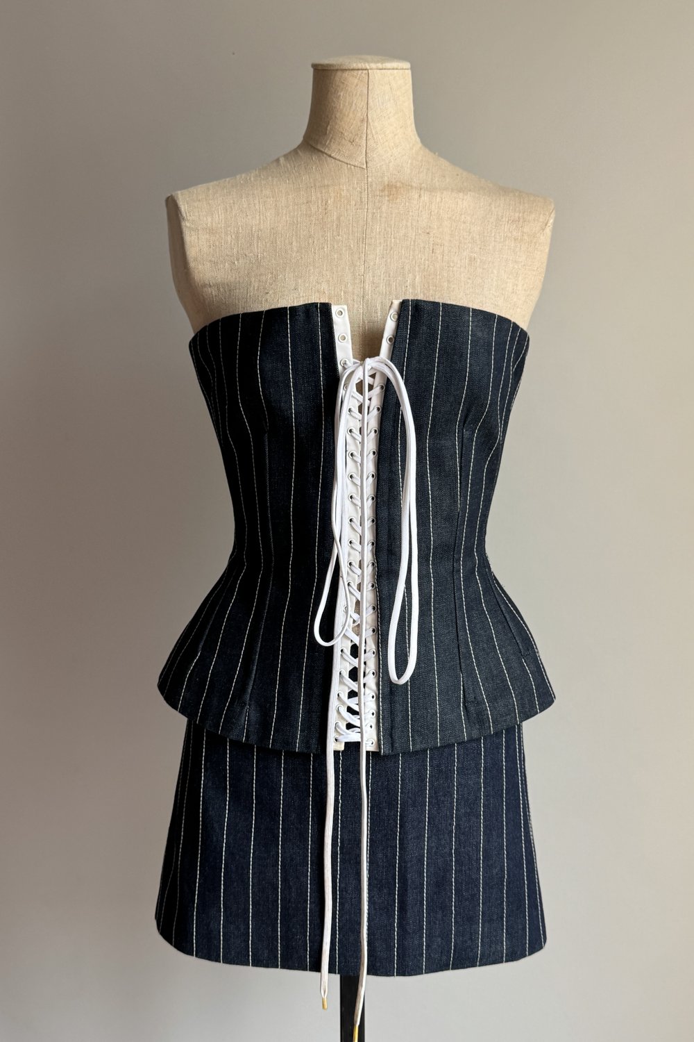 EMERIEU-Dolce-&-Gabbana-SS-2002-vintage-navy-pinstipe-denim-lace-up-corset-mini-skirt-set-1