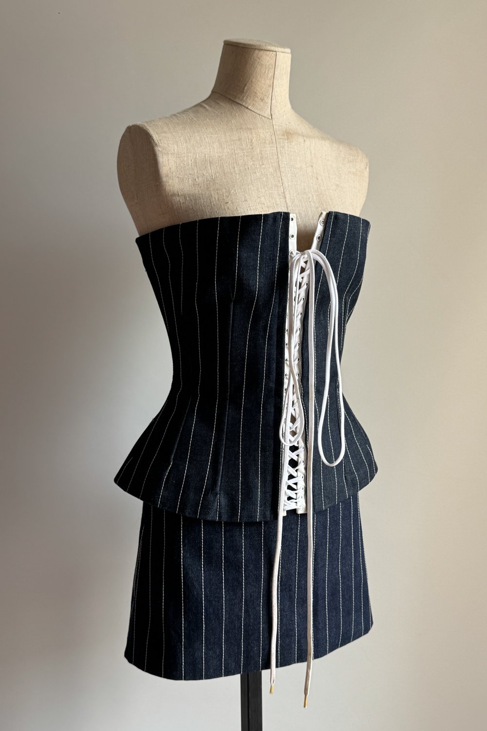 EMERIEU-Dolce-&-Gabbana-SS-2002-vintage-navy-pinstipe-denim-lace-up-corset-mini-skirt-set-2