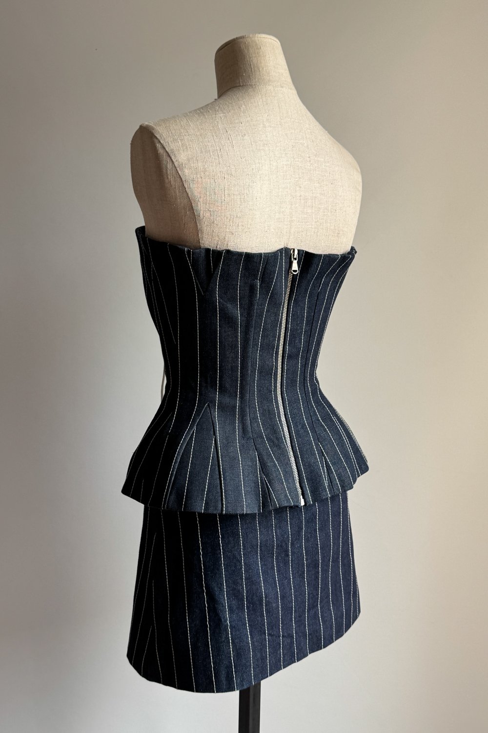 EMERIEU-Dolce-&-Gabbana-SS-2002-vintage-navy-pinstipe-denim-lace-up-corset-mini-skirt-set-3