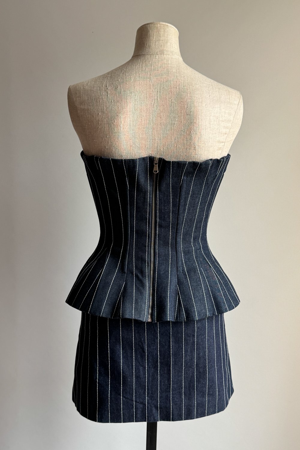 EMERIEU-Dolce-&-Gabbana-SS-2002-vintage-navy-pinstipe-denim-lace-up-corset-mini-skirt-set-4