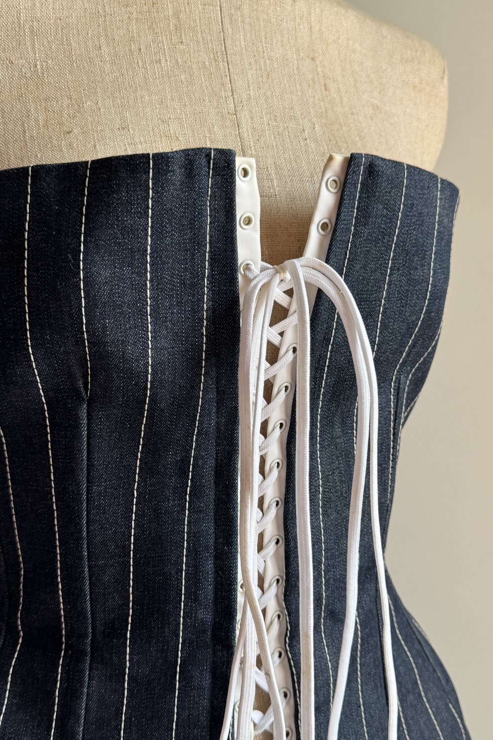EMERIEU-Dolce-&-Gabbana-SS-2002-vintage-navy-pinstipe-denim-lace-up-corset-mini-skirt-set-5