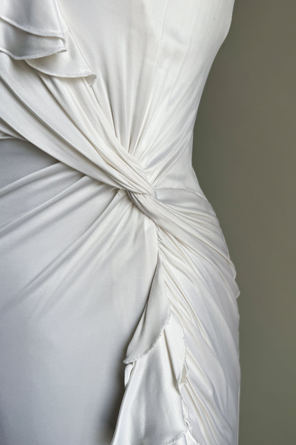 EMERIEU-Versace-2006-2000s-white-draped-ruffle-mini-dress-5