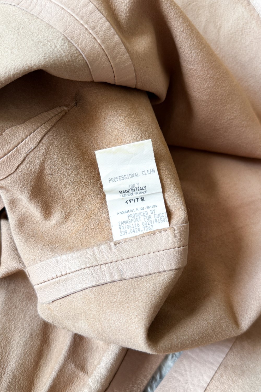 EMERIEU-Gucci-by-Tom-Ford-FW-1999-vintage-beige-leather-halter-midi-dress-label-2