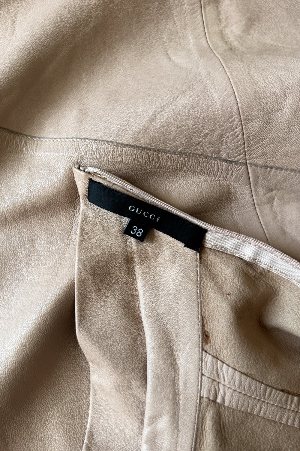 EMERIEU-Gucci-by-Tom-Ford-FW-1999-vintage-beige-leather-halter-midi-dress-label