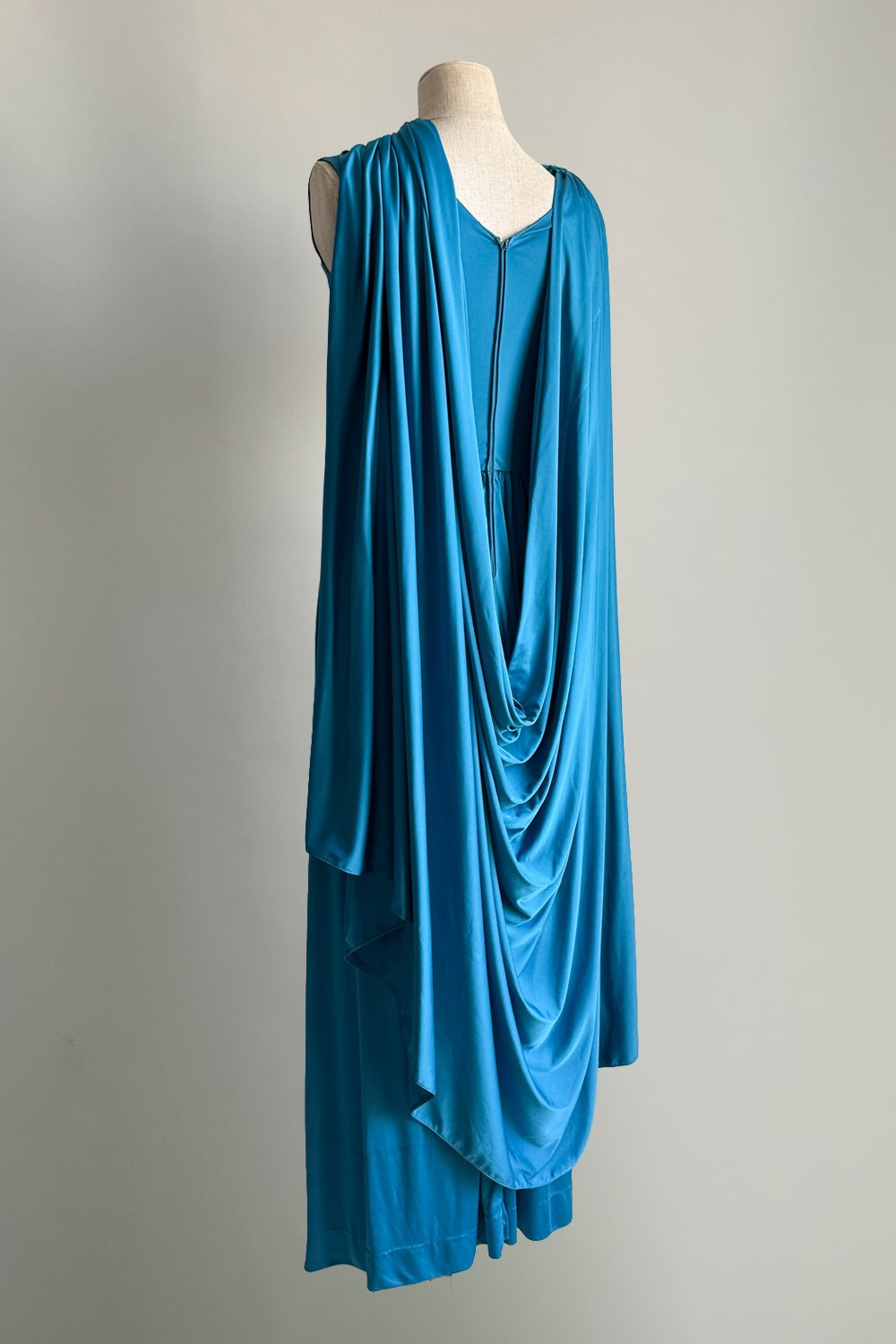 EMERIEU-Lanvin-1970s-vintage-blue-azure-jersey-cape-gown-3