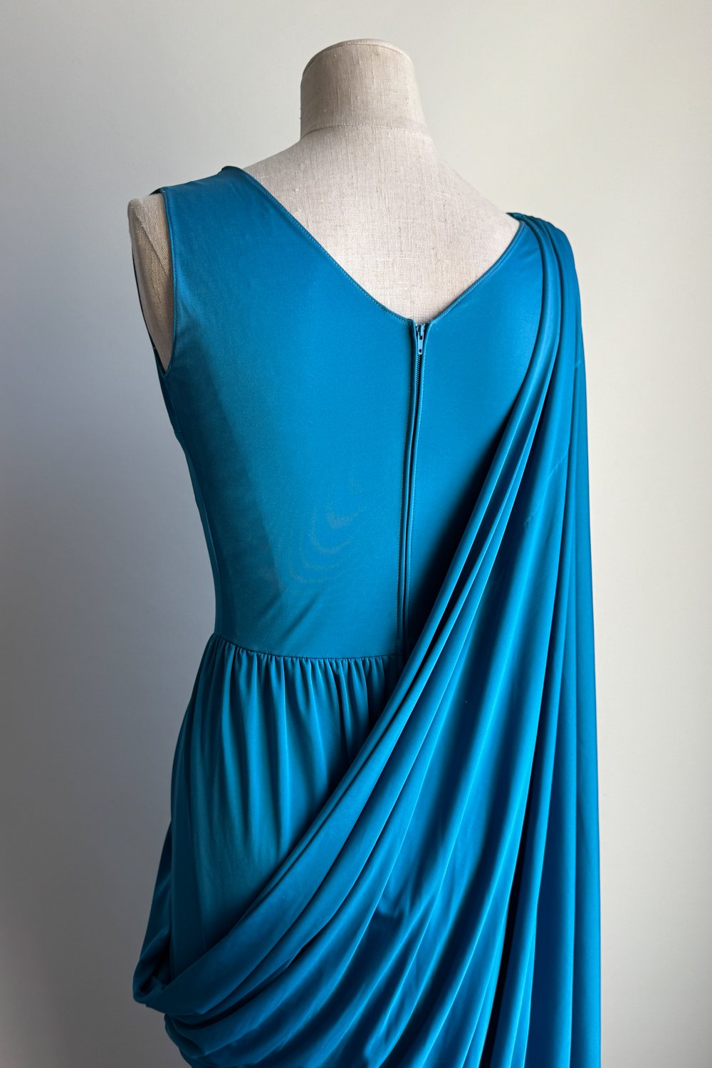 EMERIEU-Lanvin-1970s-vintage-blue-azure-jersey-cape-gown-8