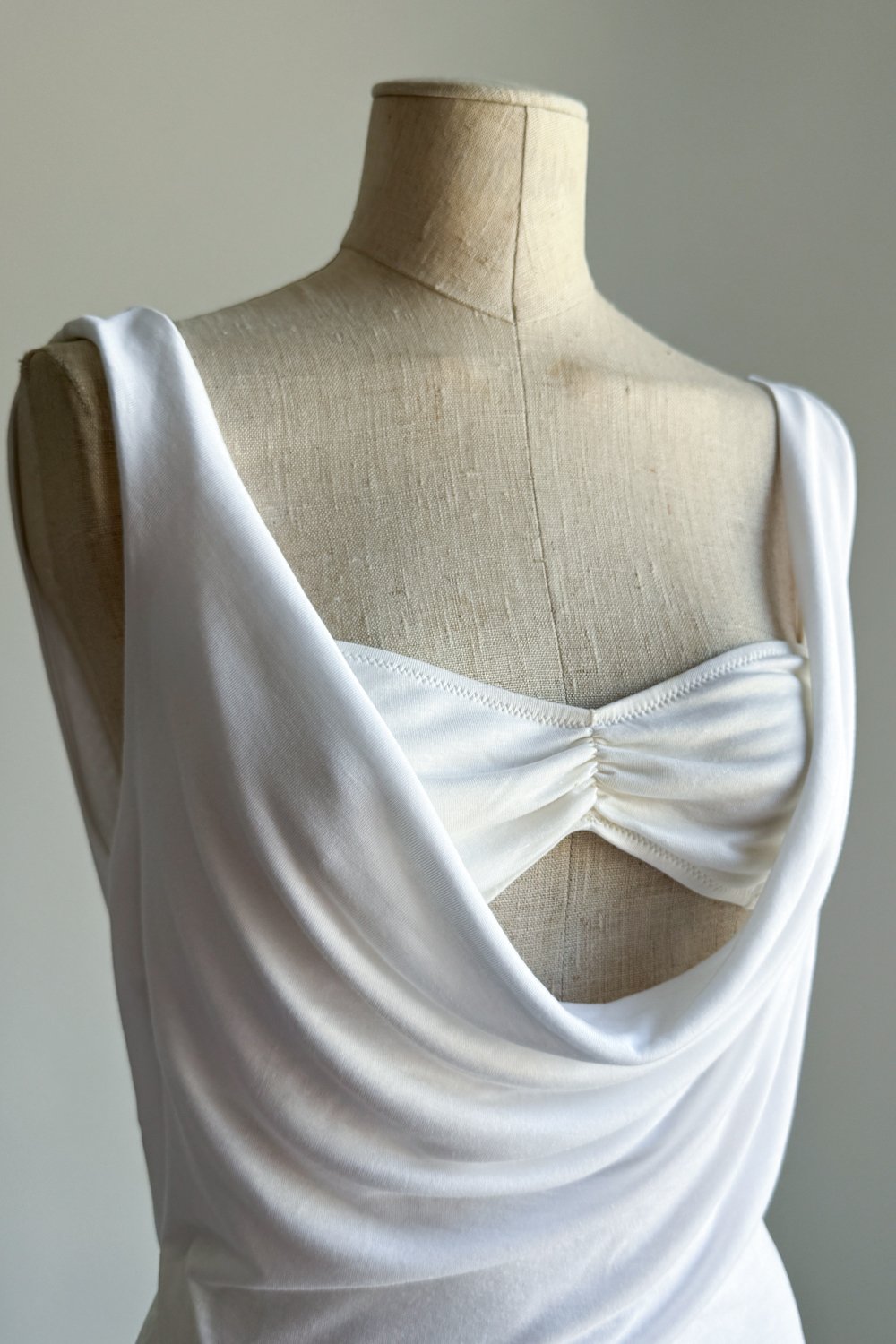 EMERIEU-Valentino-Roma-SS-2005-vintage-white-draped-jersey-top-&-beaded-butterfly-bra-set-7