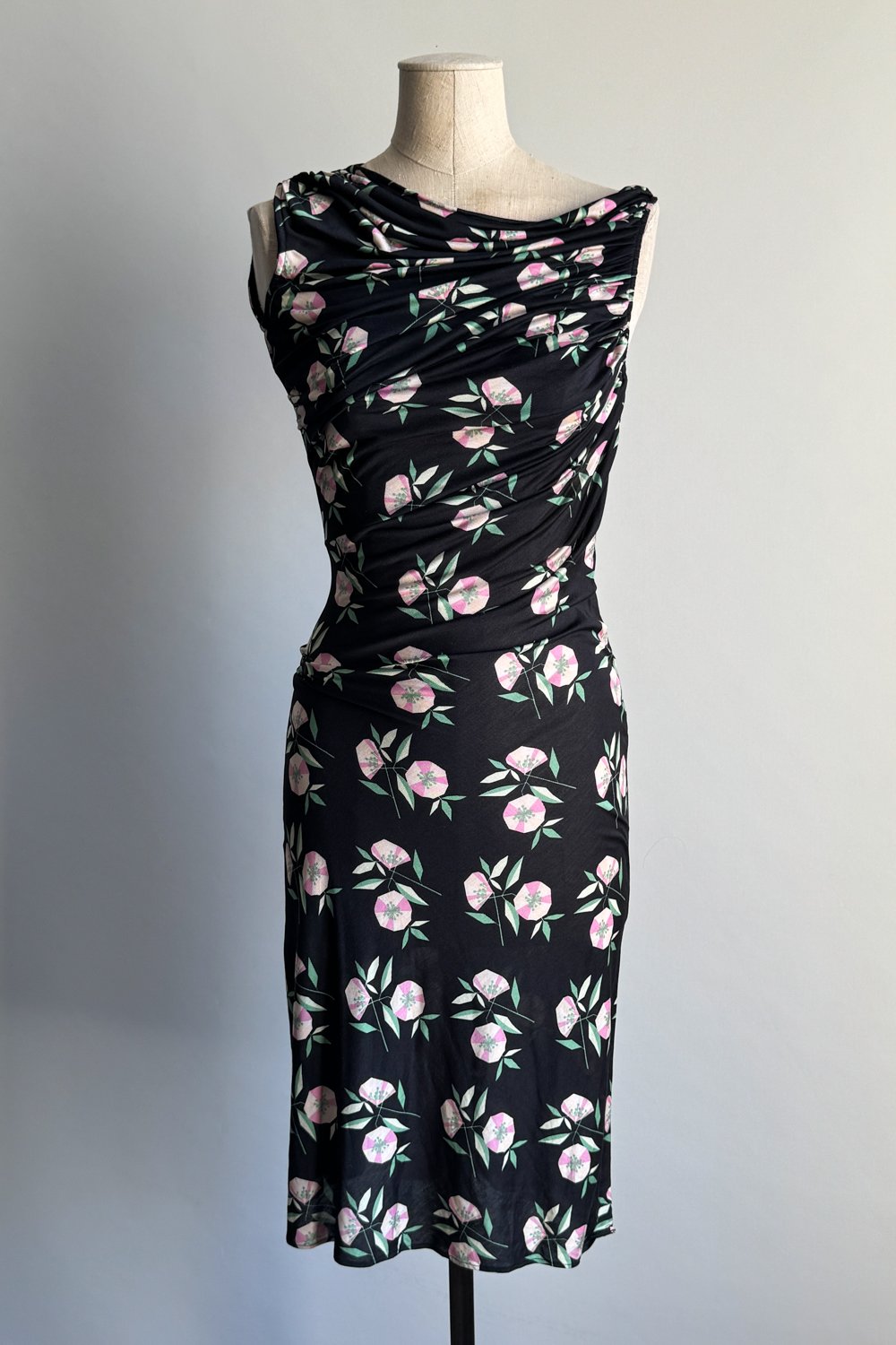 EMERIEU-Gianni-Versace-SS-1998-vintage-black-floral-print-ruched-jersey-midi-dress-1